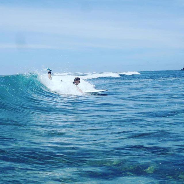 Tropical Surf House Okinawa Hotell Onna Exteriör bild